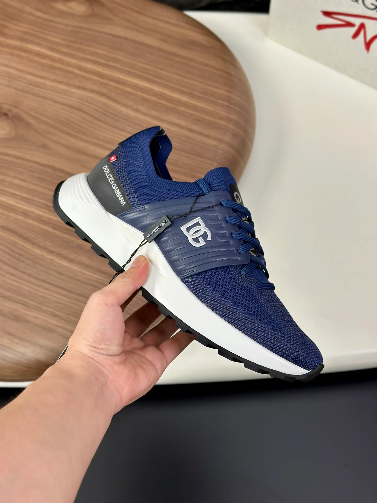 💰720••New arrivals••Dolce&Gabbana••DG✔️High-end men’s sports•casual shoes. Original goods from top counters. Original imported cowhide, multi-material splicing design ➕Imported cowhide lining, cowhide feet ➕Original TPR elastic outsole.  Size: 39-44 (38, 45 customized)